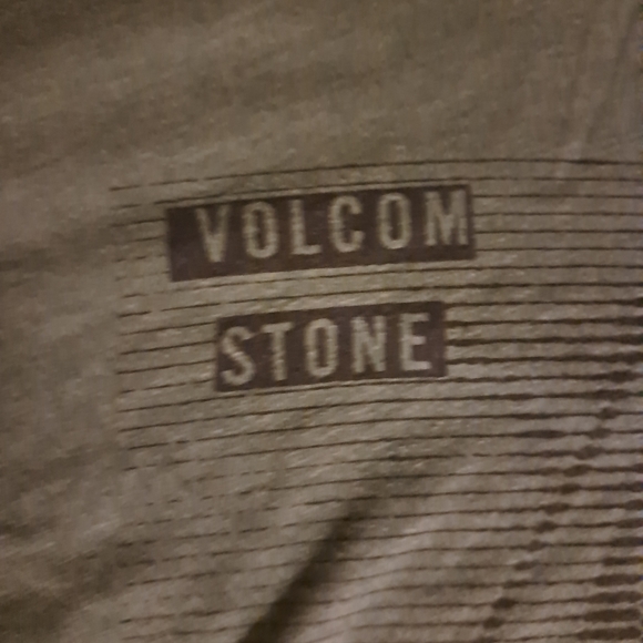 Boys large Volcom t-shirt - Picture 2 of 3